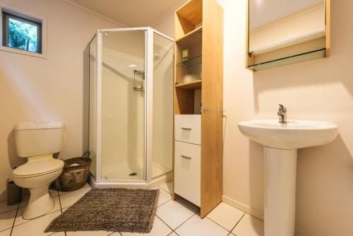 Peace & Harmony - Onetangi Holiday Home2