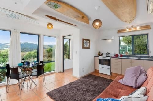 Surfinn Eco Cottage - Papatowai Cottage1