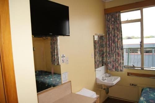 Standard Twin Room with Shared Bathroom