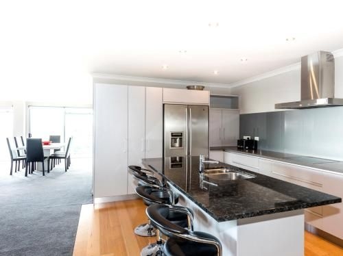Ocean Views and BBQs - Papamoa Holiday Apartment2