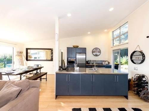 Pool and Spa Escape - Pauanui Holiday Home3