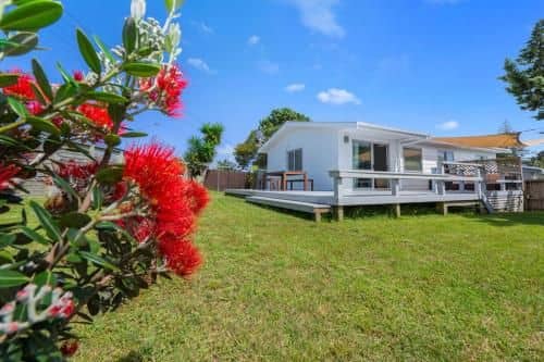 Pohutukawa Breeze - Papamoa Beach Holiday Home Pohutukawa Breeze - Papamoa Beach Holiday Home