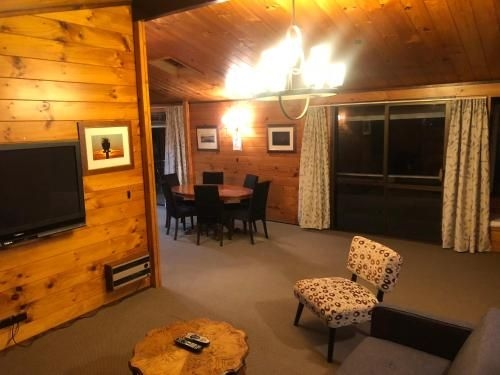 Mountain Rd Holiday Home4