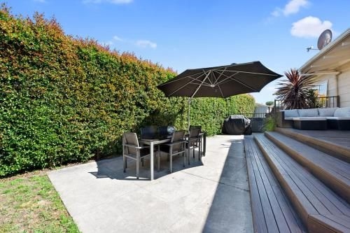 Range Beach Retreat - Papamoa Holiday Home0