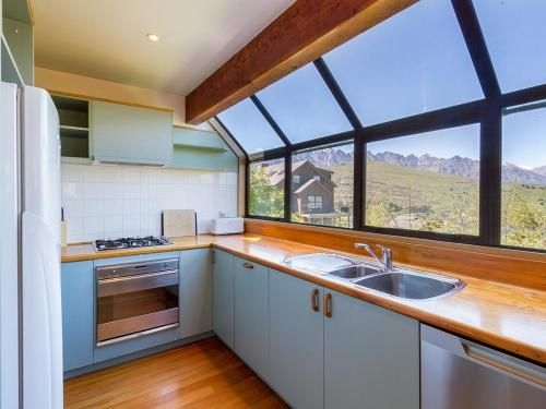 Fantail on Goldleaf - Queenstown Holiday Home1