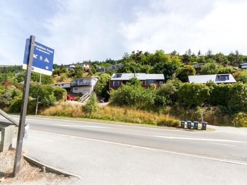 Frankton Views - Queenstown Holiday Home1