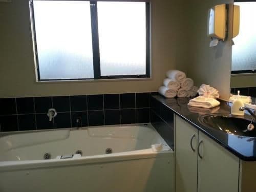 Two Bedroom Family Spa Bath Unit