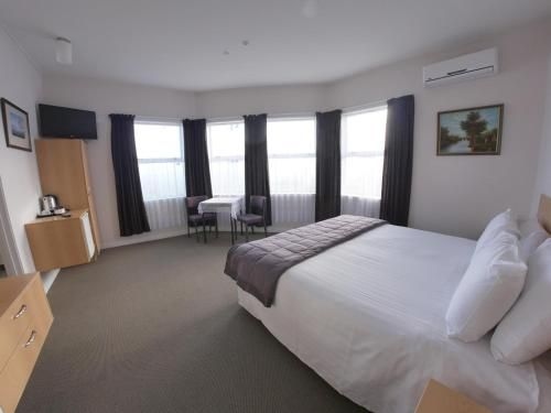 โรงแรม มาโซนิค ไวทารา (Masonic Hotel Waitara)3