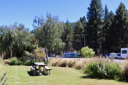 Lakefront Lodge Backpackers1