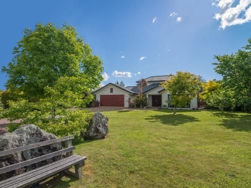 Holdens Bay Retreat - Rotorua Holiday Home0