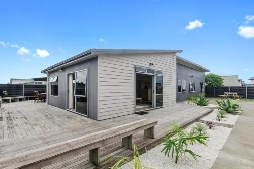 Beauty on Bream Bay - Ruakaka Holiday Home0