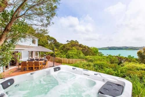 Moonlight Bay Magic - Raglan Holiday Home Moonlight Bay Magic - Raglan Holiday Home