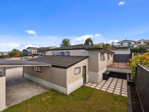 Nukuhau's Nest with Spa - Taupo Holiday Home3
