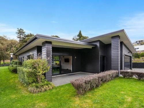 River Retreat - Taupo Holiday Home0