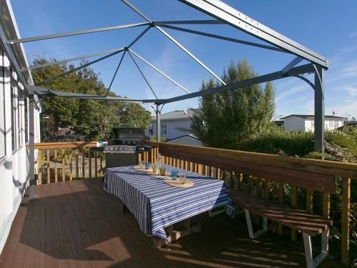 Cosy Lake Haven - Two Mile Bay Holiday Home4