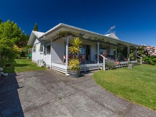 Breachmor - Tauranga Taupo Lakefront Holiday Home3