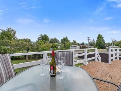 Cosy and Relaxing Bach at Two Mile Bay - Two Mile Bay Holiday Home0