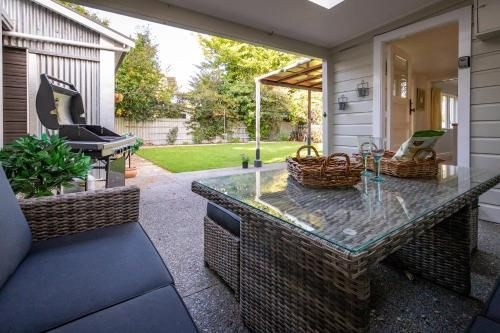 Hop, Skip and Jump to the Lake - Te Anau Holiday House1