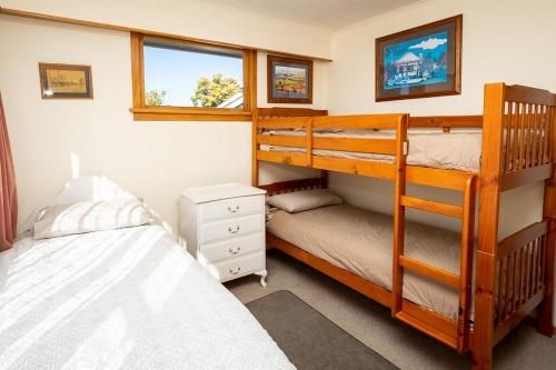 Copper Trout Cottage - Te Anau Bach4