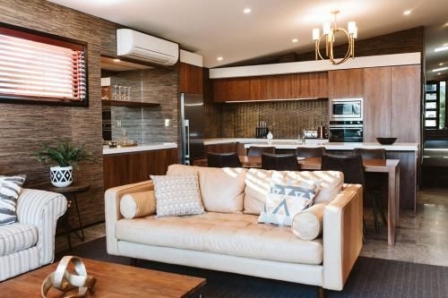 PROUD ON POWDERHAM LUXURIOUS TOWNHOUSE (Proud on Powderham Luxurious Townhouse)0