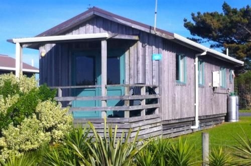 ธอร์นตัน บีช ฮอลิเดย์ พาร์ค (Thornton Beach Holiday park)0