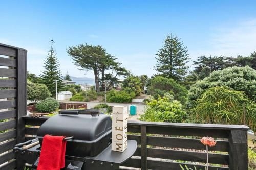 Seaside House - Waikanae Beach Bach4