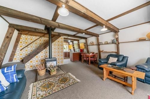 Tutere Treasure - Waikanae Beach Holiday Home3