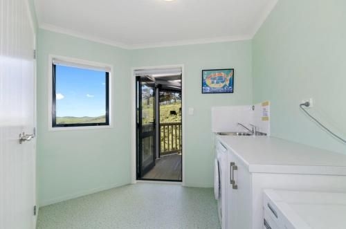 The Blue Cottage with WiFi- Waipu Holiday Home1