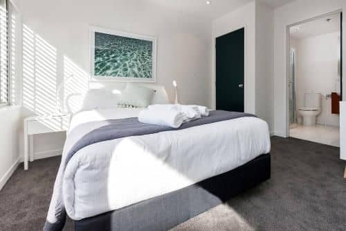 Charming 1 bdrm with prime Viaduct location Charming 1 bdrm with prime Viaduct location