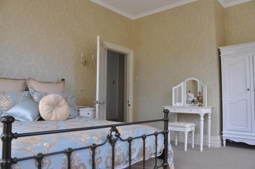 Issey Manor3