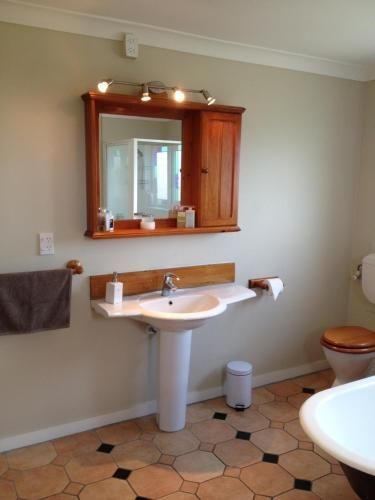 Ataahua Cottage4