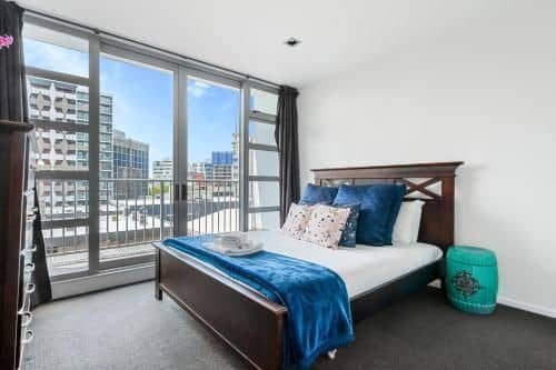 Spacious 3 Bedroom Apartment in the Heart of City Spacious 3 Bedroom Apartment in the Heart of City