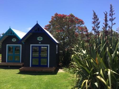Queen Boatshed Cabin 5 with External Bathroom