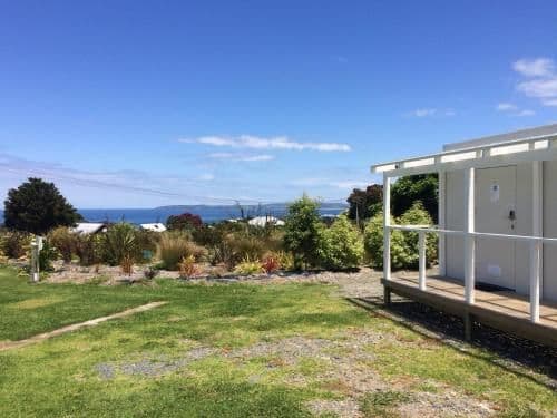Queen Boatshed Cabin 5 with External Bathroom