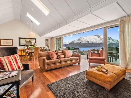 Catalina’s Luxury Apartment 51