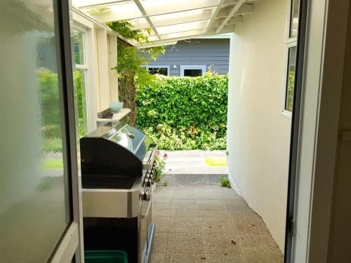 Bach at The Beach - Whitianga Holiday Home2
