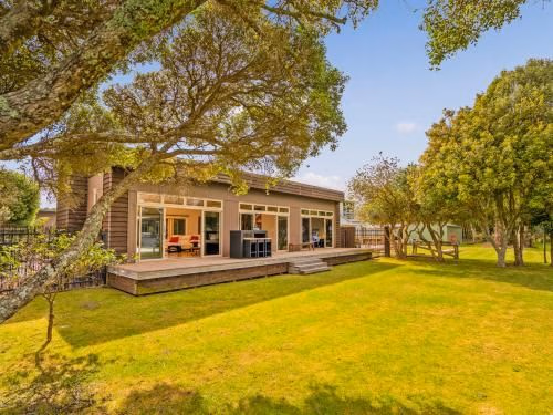 Wonder On The Water - Whitianga Holiday Home4