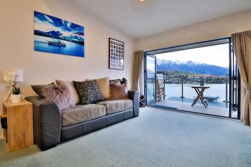 Executive Three-Bedroom Apartment with Lake View
