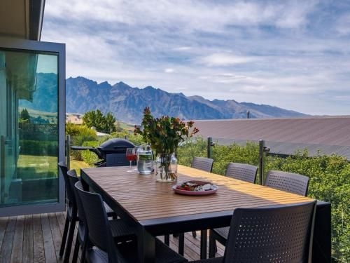 Central Wakatipu Haven – Queenstown Holiday Home1