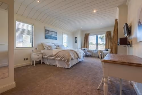 Deluxe Suite with Spa Bath