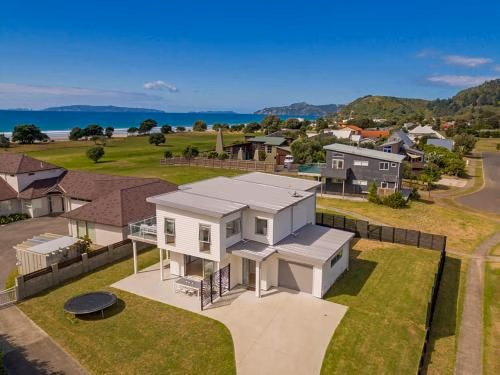 Coastal Pearl - Matarangi Holiday Home0