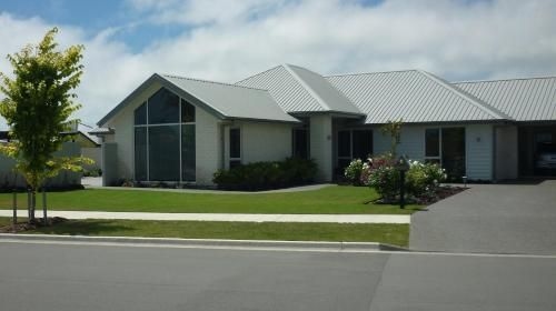 Courtenay B & B0