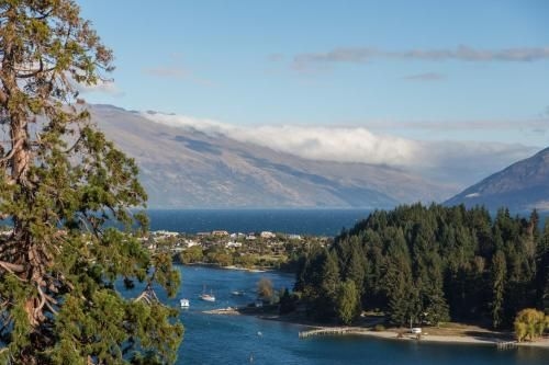 Kahurangi Luxury Holiday Home by MajorDomo3