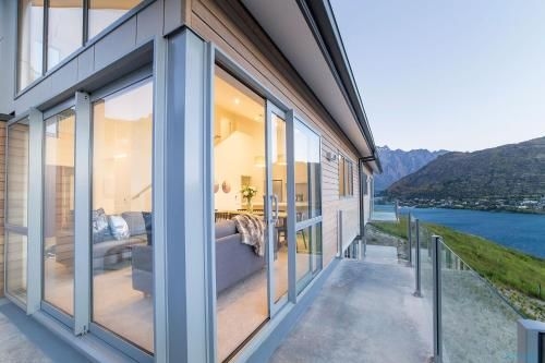 Bluewater Queenstown - Stunning Lake Views0