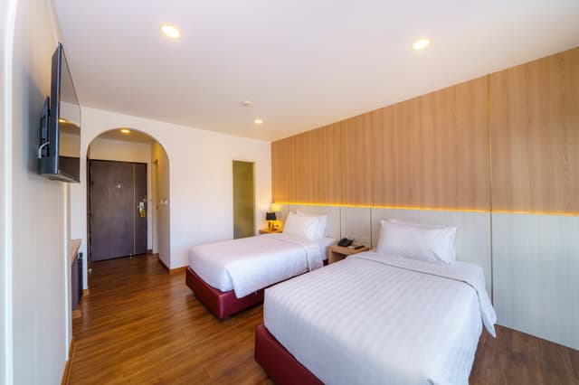 Deluxe Room Twin Bed