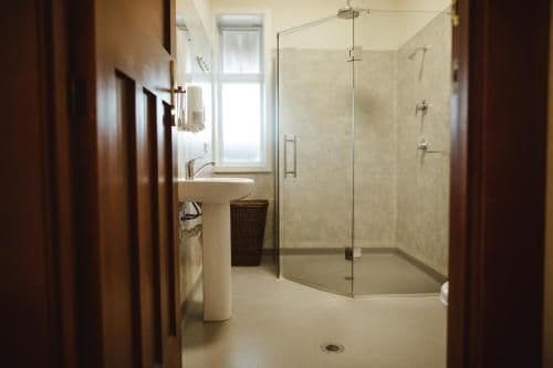 Basic Triple Room with Shared Bathroom