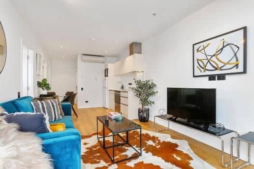Luscious 2 bdrm in the heart of the city Luscious 2 bdrm in the heart of the city