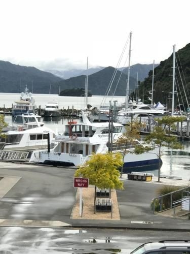 The Moorings Luxury Waterfront Picton0