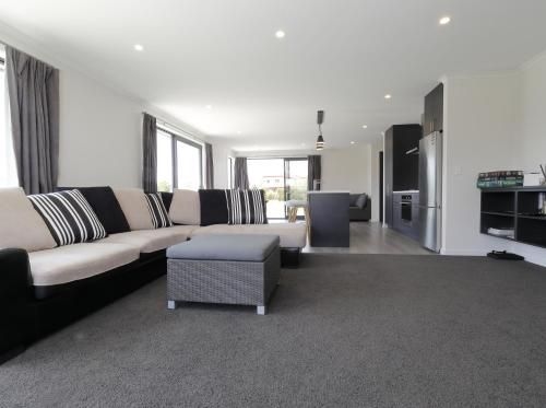 Relax on Howden - Te Anau Holiday Home2