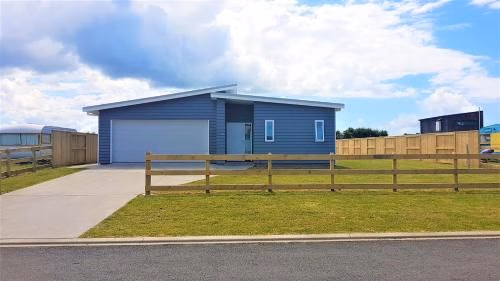 Seascape - Cooks Beach Holiday Home0